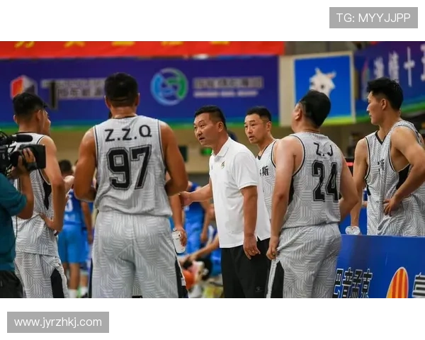 绝杀与逆转交织的焦点之夜强强对话点燃联赛战火引爆球迷热情全场沸腾 - 副本 (3)